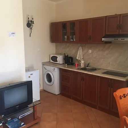Apartment Romana 30 *